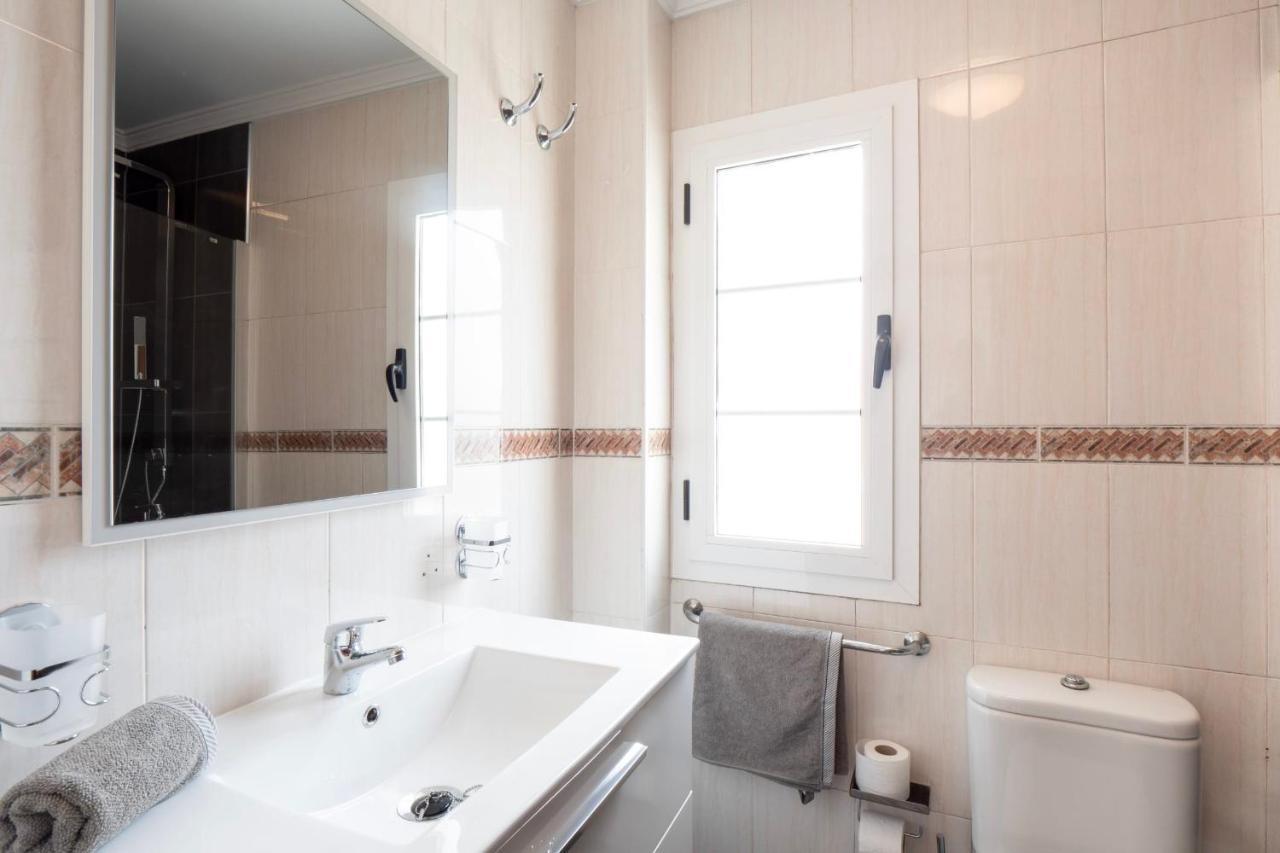Comfortable And Modern Apartment Next To The Avenida Central In ติอาส ภายนอก รูปภาพ